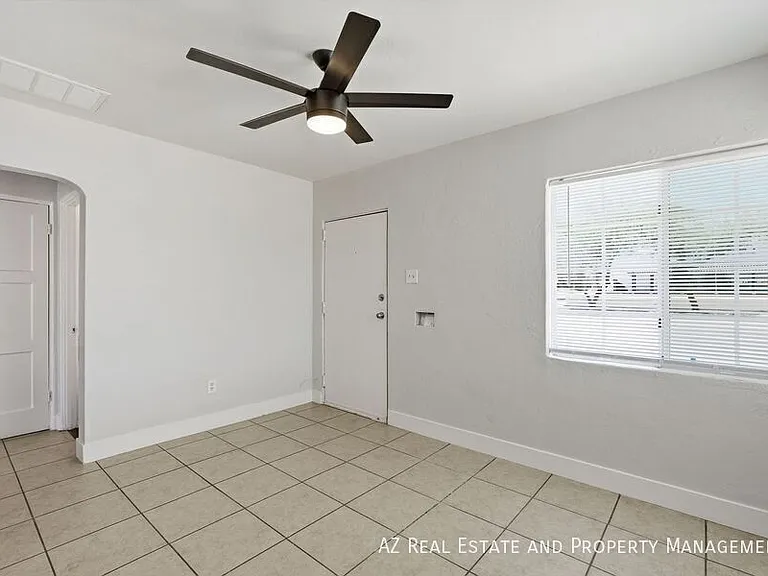 1038 N 16th St — Photo 15
