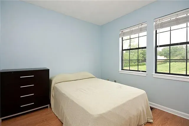 Upstairs 2nd bedroom/Office