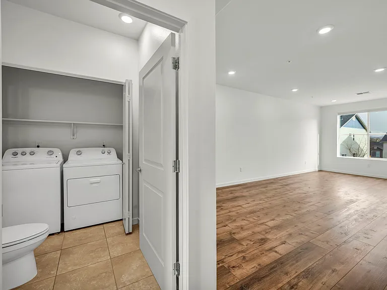545 Gloria May Ln — Photo 35