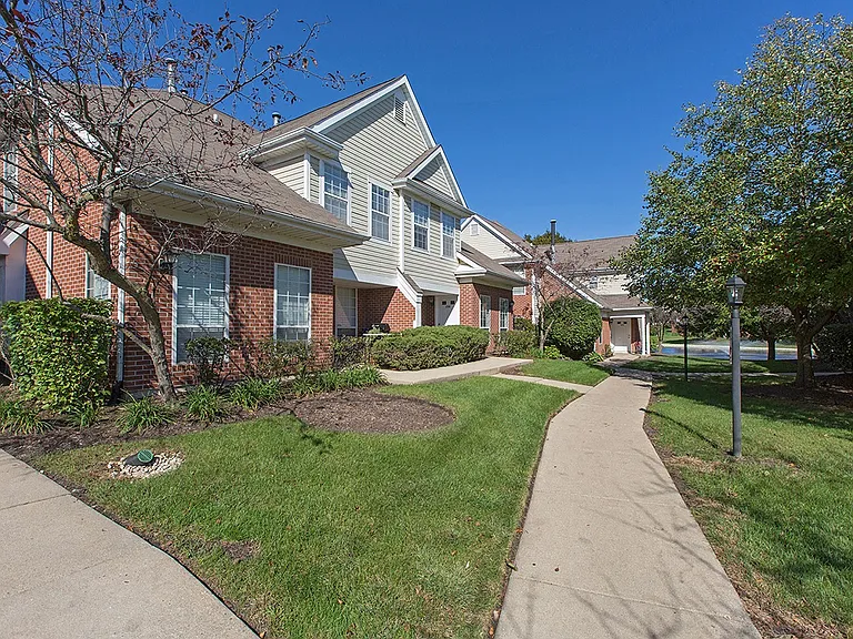 Village Green of Schaumburg — Photo 14