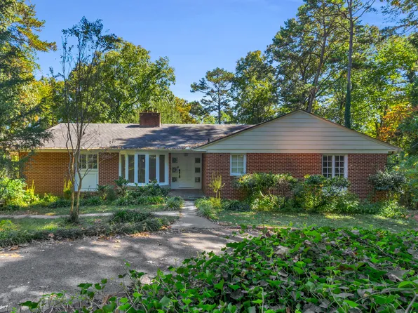 1209 W Lakeshore Dr, Dalton, GA 30720