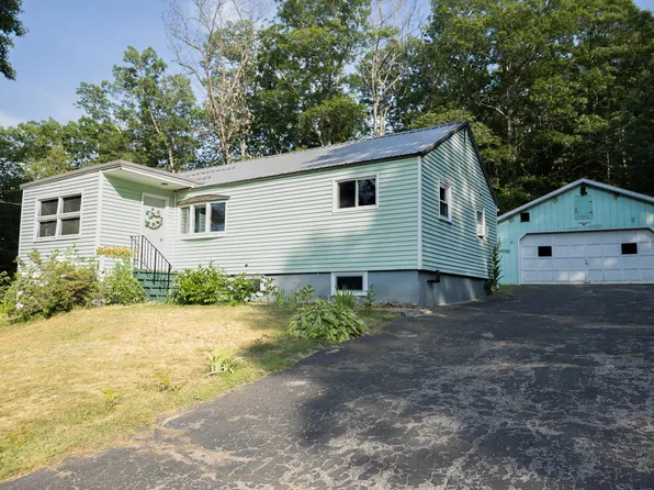 132 Apple Road, Lewiston, ME 04240