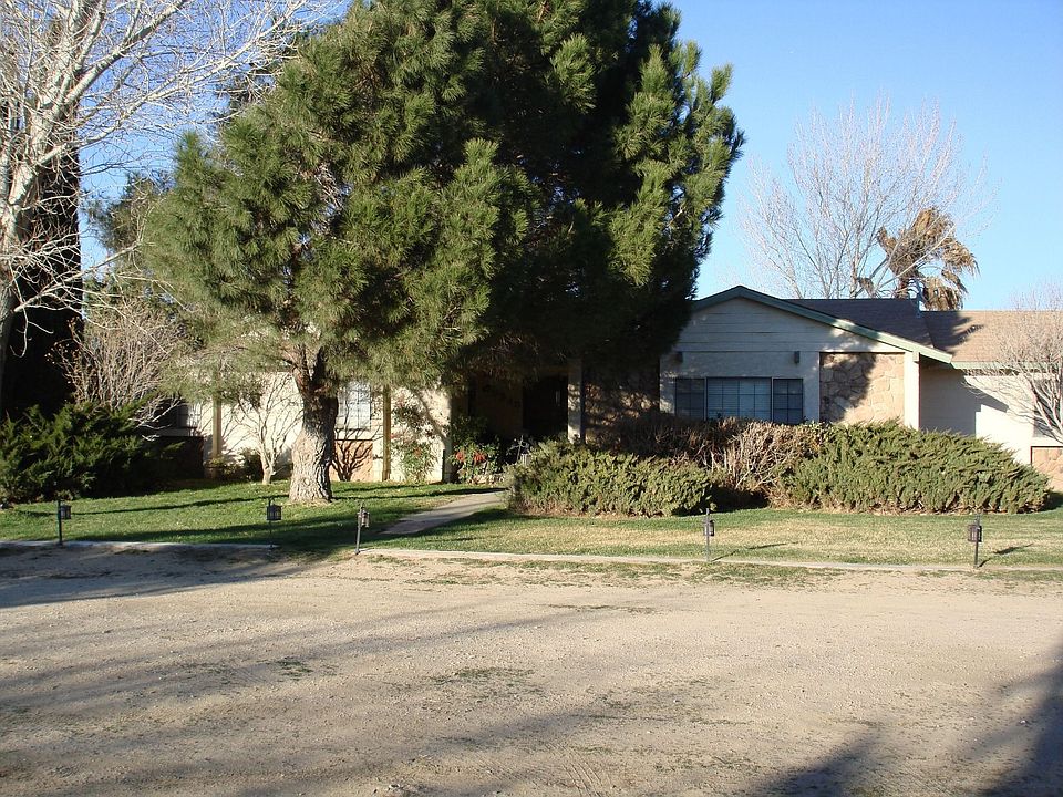 Front View from Cicular Driveway  