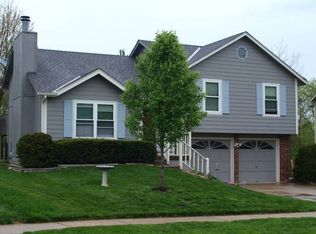 2028 NE Peters Dr, Lees Summit, MO 64086