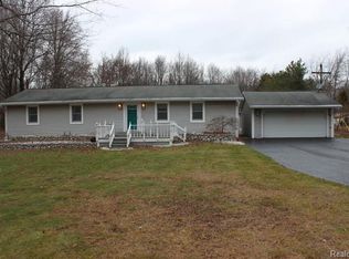 41200 Harris Rd, Belleville, MI 48111