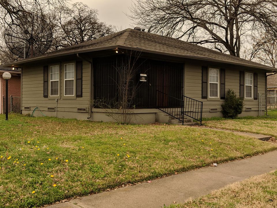 Corner lot