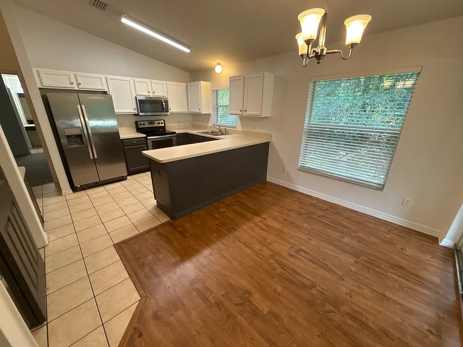 3 bed, 2.0 bath, $1,600 — Photo 3