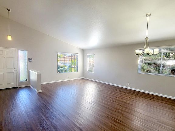 5th image of 2245 Shadyridge Ave