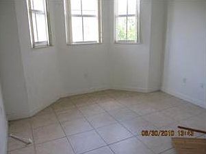 4th image of 2711 SE 16th Ave Unit 201