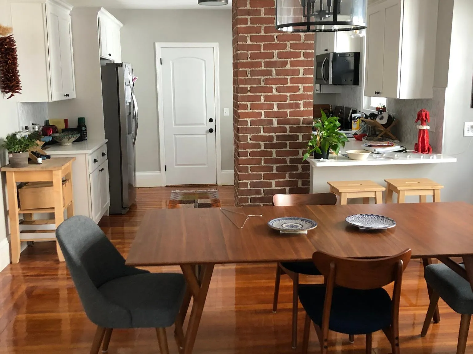 2 bed, 700 sqft, $2,450 — Photo 4