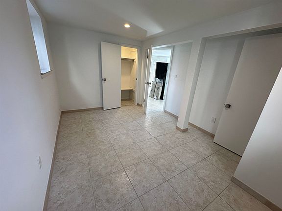 2nd image of 219 Cliff St #G