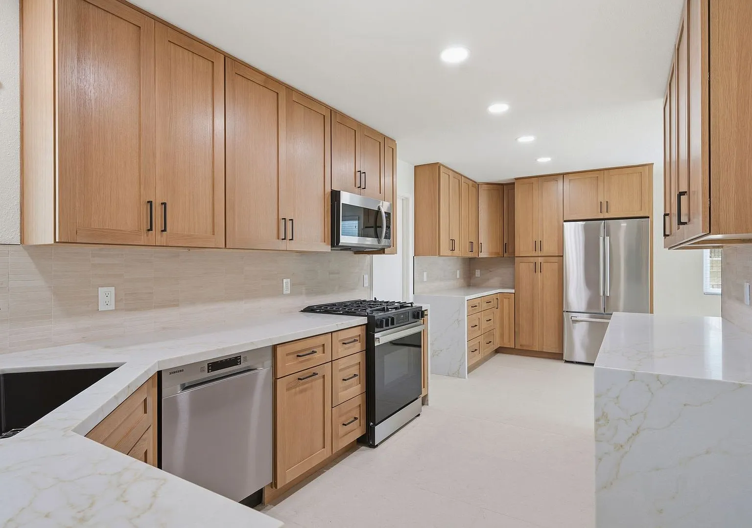 Flexible 5-Bedroom Home With Brand New Designer Upgrades — Photo 1