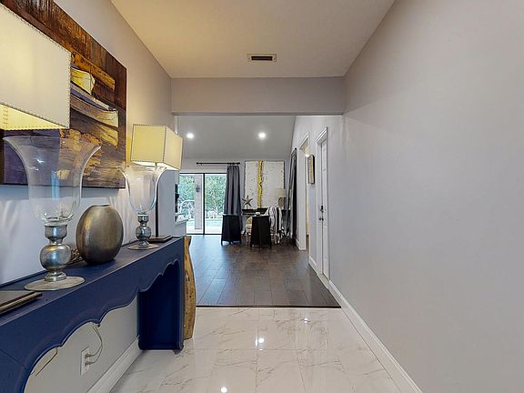5th image of 1260 Holly Cove Dr