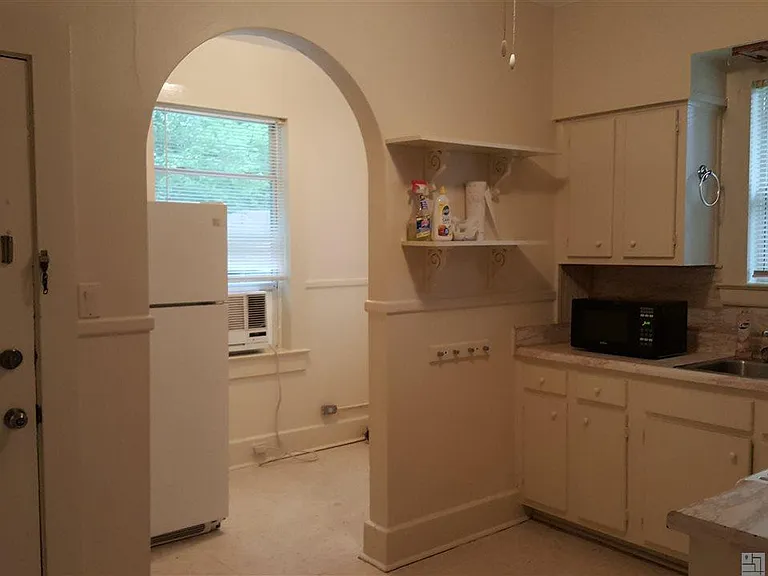 2148 Stanford Ave — Photo 2