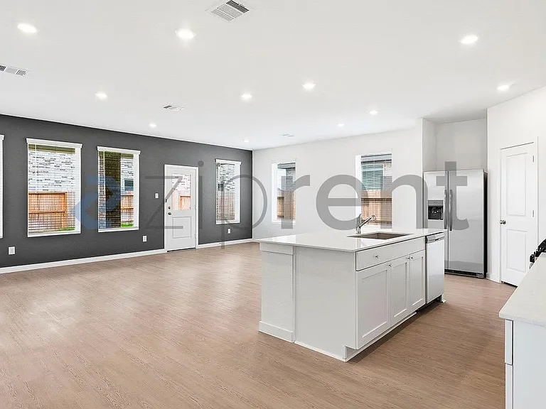 8322 Amber Summit Ln — Photo 13