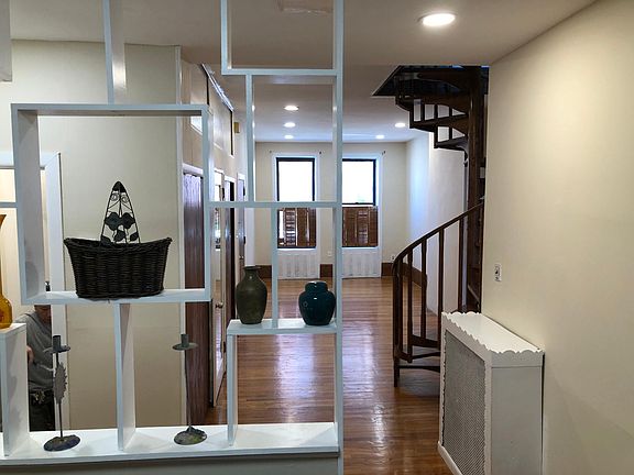 3rd image of 888 N 23rd St #1