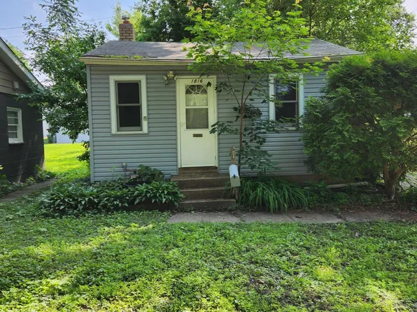 1816 Malvern St, Lauderdale, MN 55113