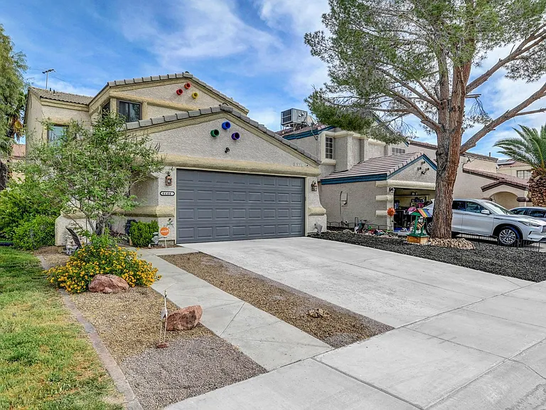 6644 Pepperidge Way — Photo 3