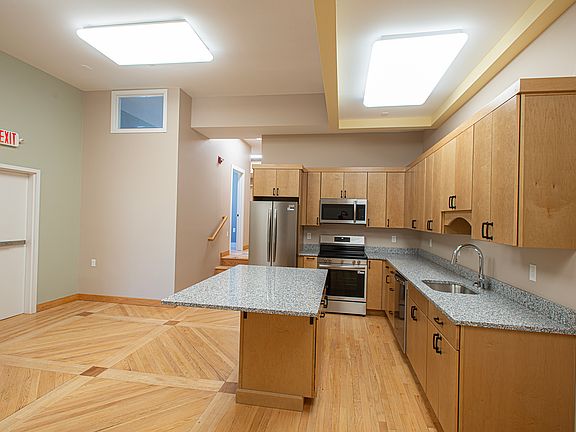 2nd image of 140 Main St #4
