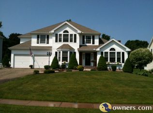 37 Drummer Ln, Wethersfield, CT 06109