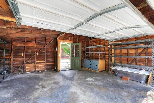 Garage w/door to Kitchen/front door entry path