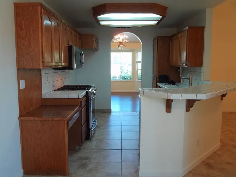 1502 Williamsburg Dr — Photo 6