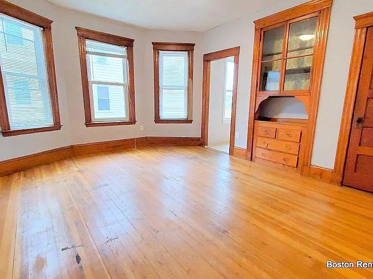 64 Oxford St #2 — Photo 1