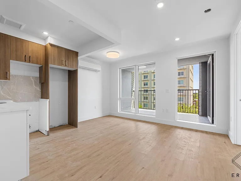 840 New York Ave #3L — Photo 3
