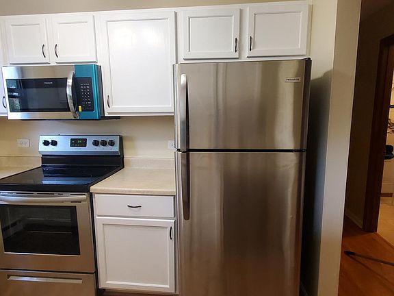 3rd image of 1351 N Winslowe Dr