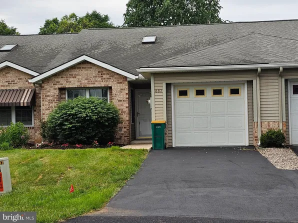 883 Geyer Dr, Chambersburg, PA 17201