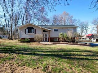 4 Leeland Rd, Newburgh, NY 12550