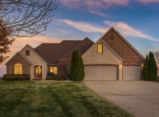 1626 S Ironstone Ln, Nixa, MO 65714