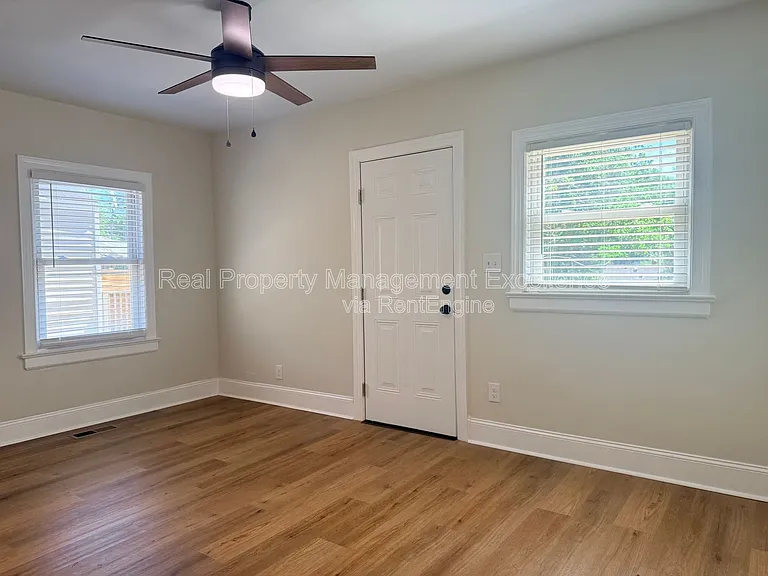 114 E Club Blvd #A — Photo 11