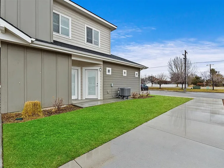 White Hawk Townhomes — Photo 115