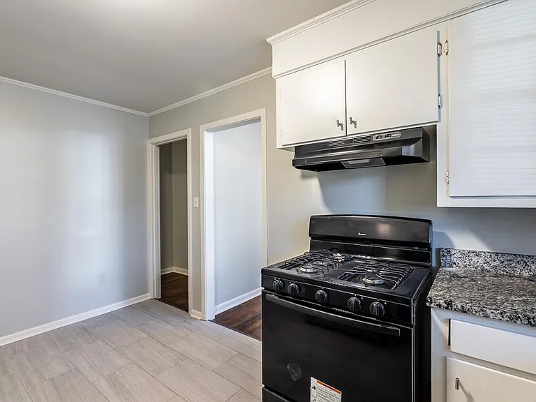 3615 W Capitol Ave — Photo 9