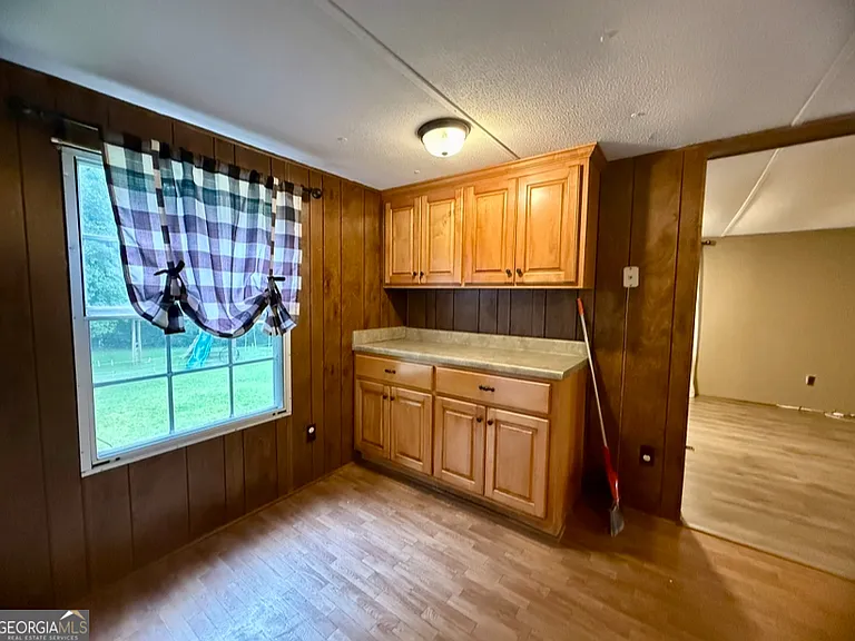 1057 McGee Rd — Photo 8