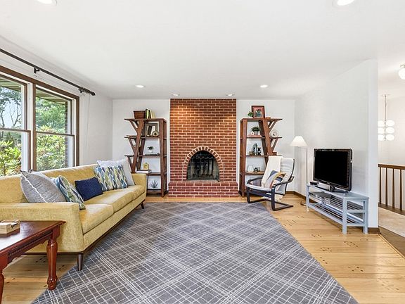 3rd image of 9531 Orchard Rd