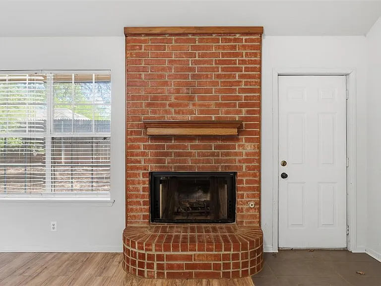 908 Willis Way — Photo 8