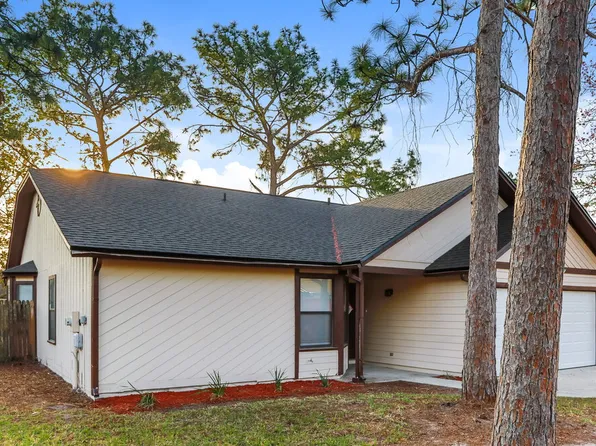 7749 Pikes Peak Dr, Jacksonville, FL 32244