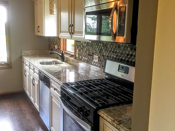 4th image of 17327 Brook Crossing Ct