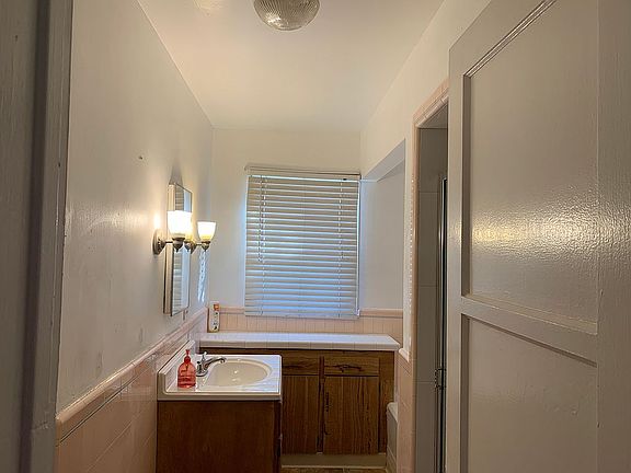 5th image of 5384 Angeles Vista Blvd
