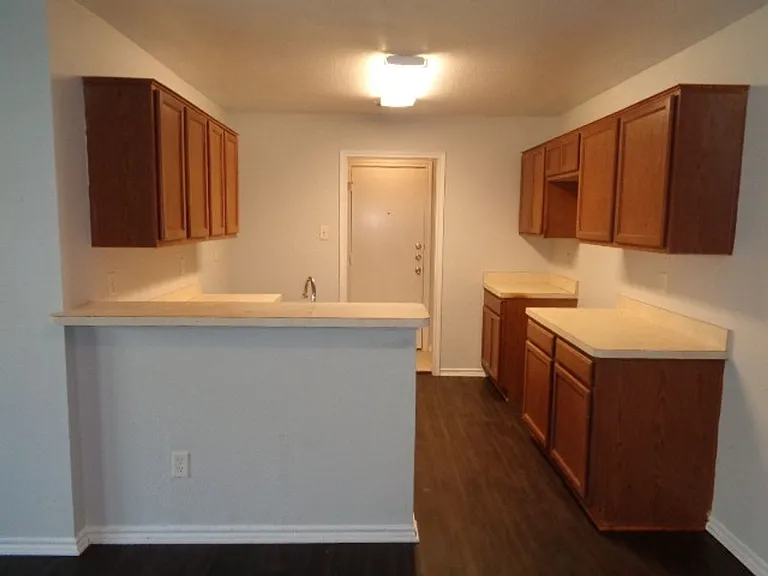 13649-13651 Biggs St — Photo 11