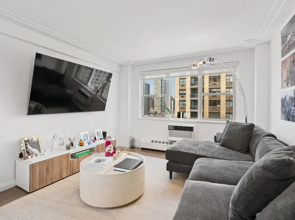 340 East 80th Street image 4 of 12