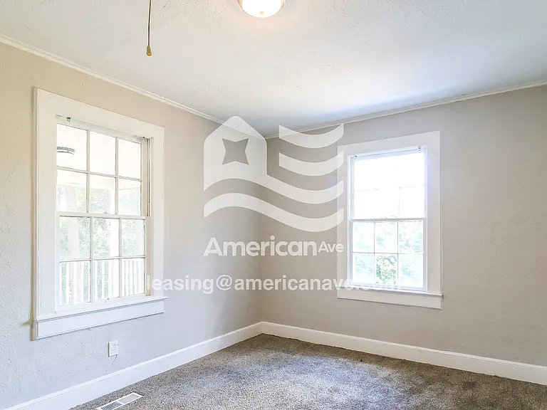 1623774_011_bedroom_12.jpg