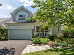 2135 Periwinkle Ln, Naperville, IL 60540