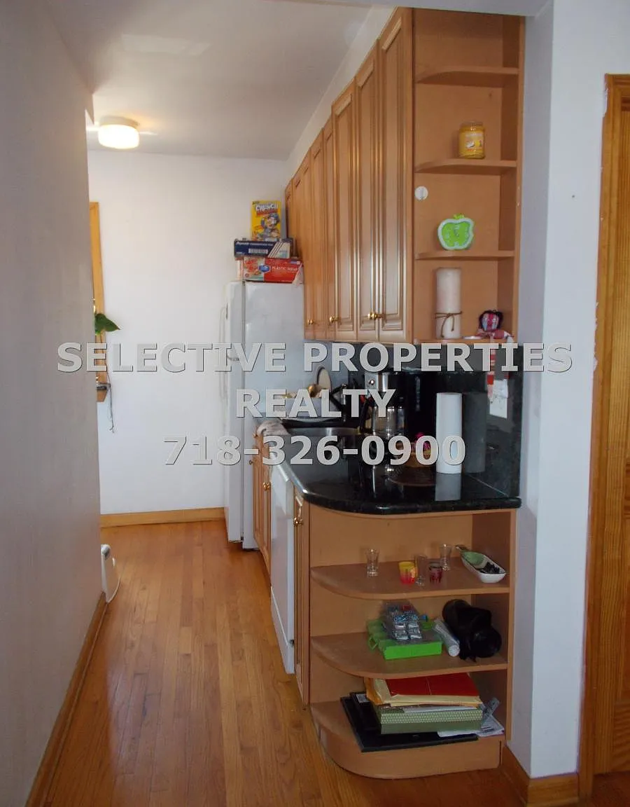 7112 66th Drive — Photo 2