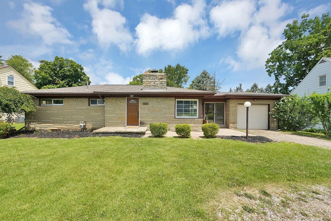 1042 W Church St, Newark, OH 43055 Zillow