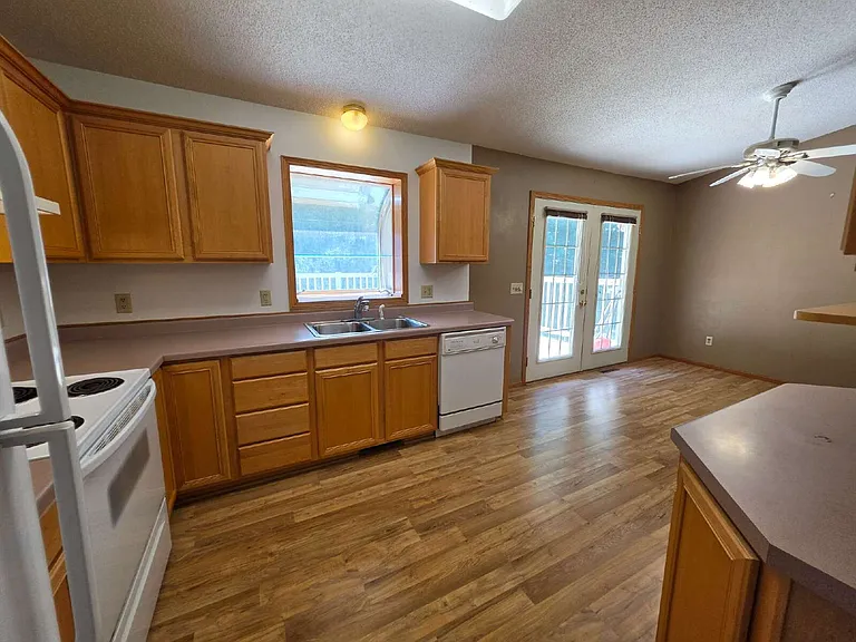 E11975 E Robin Rd — Photo 26