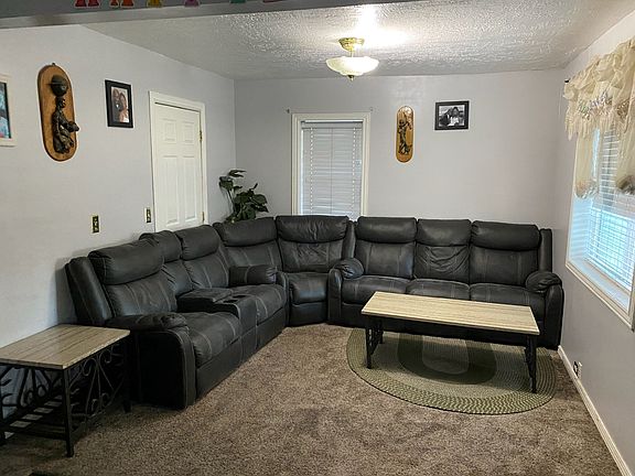 3rd image of 36 W Layton Ave