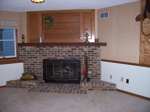 4th image of 209 Stone Manor Cir
